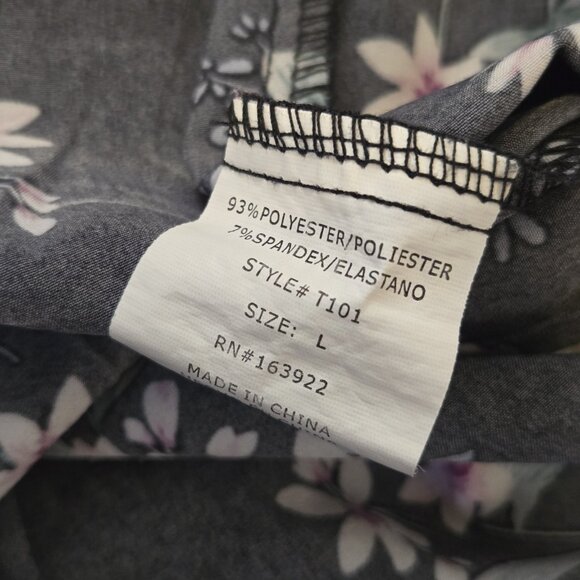 Scrub Top womens size L Large flowers black pink flowers - Picture 5 of 5